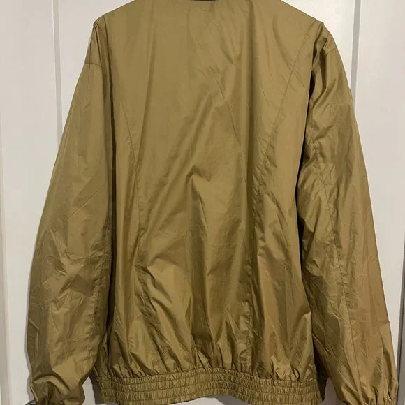 Barbour Reversible Jacket in Green Plaid for Endless Fashion Options! - Picture 5 of 8